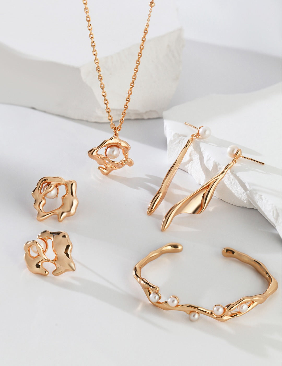 Money: Vine Flow Sterling Silver Pearl Bracelet