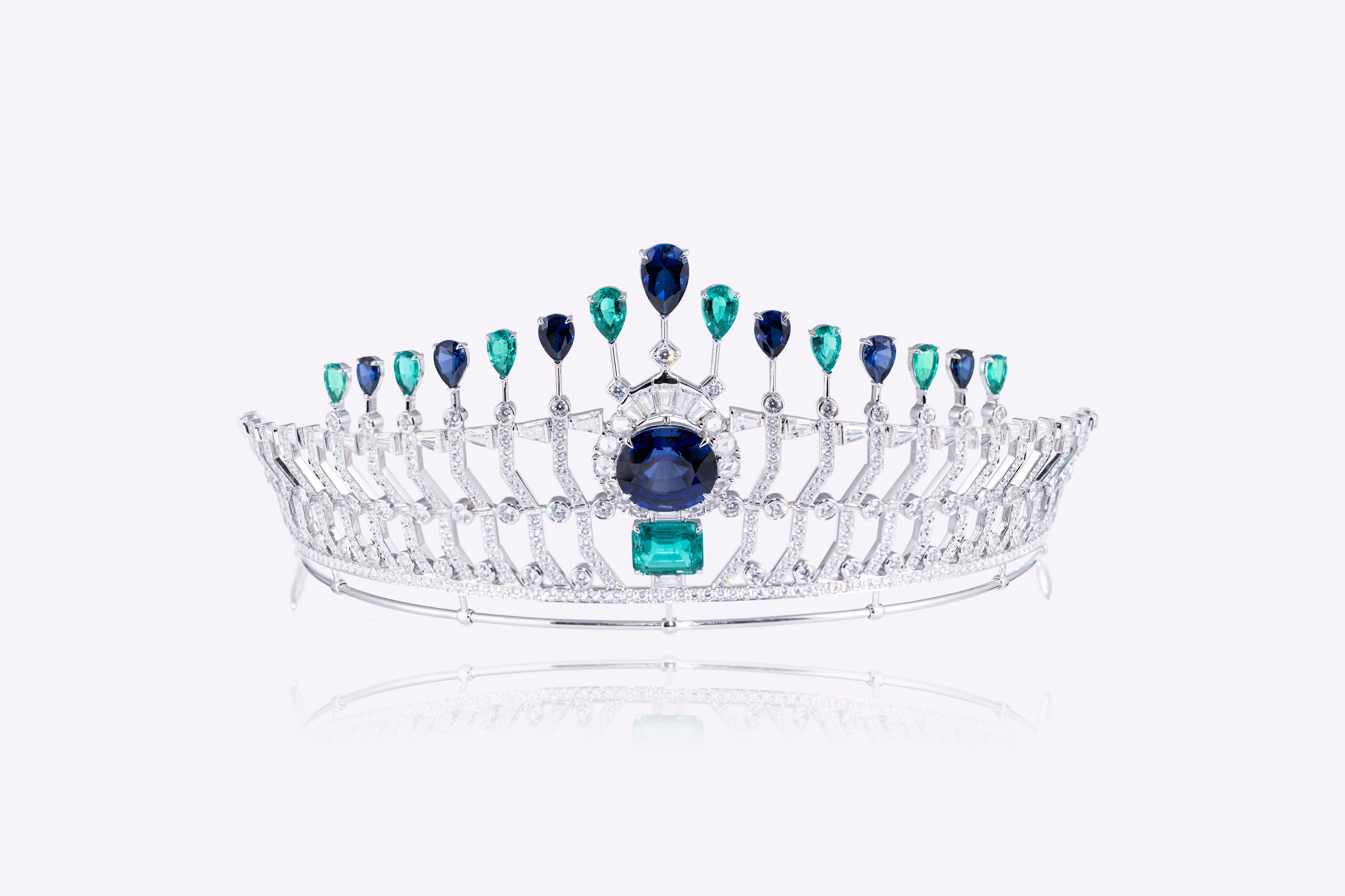 Regal Sapphire and Emerald Crown: A Symphony of Precious Gems
