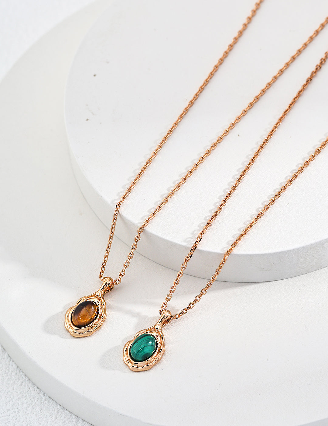 Elegant Tiger's Eye and Malachite Necklace