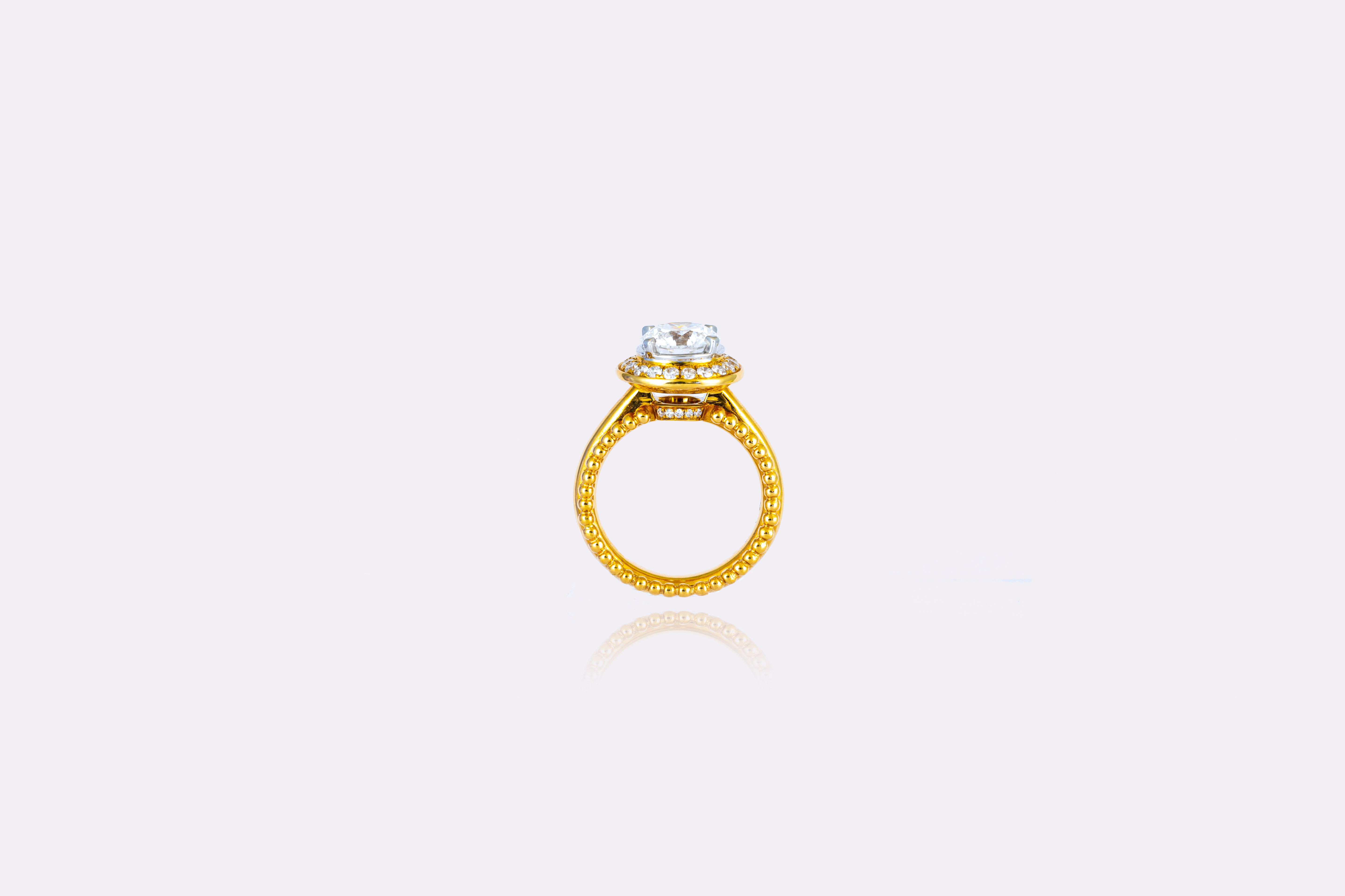 Golden Brilliance: Luxurious Diamond Solitaire Ring in Yellow Gold 
