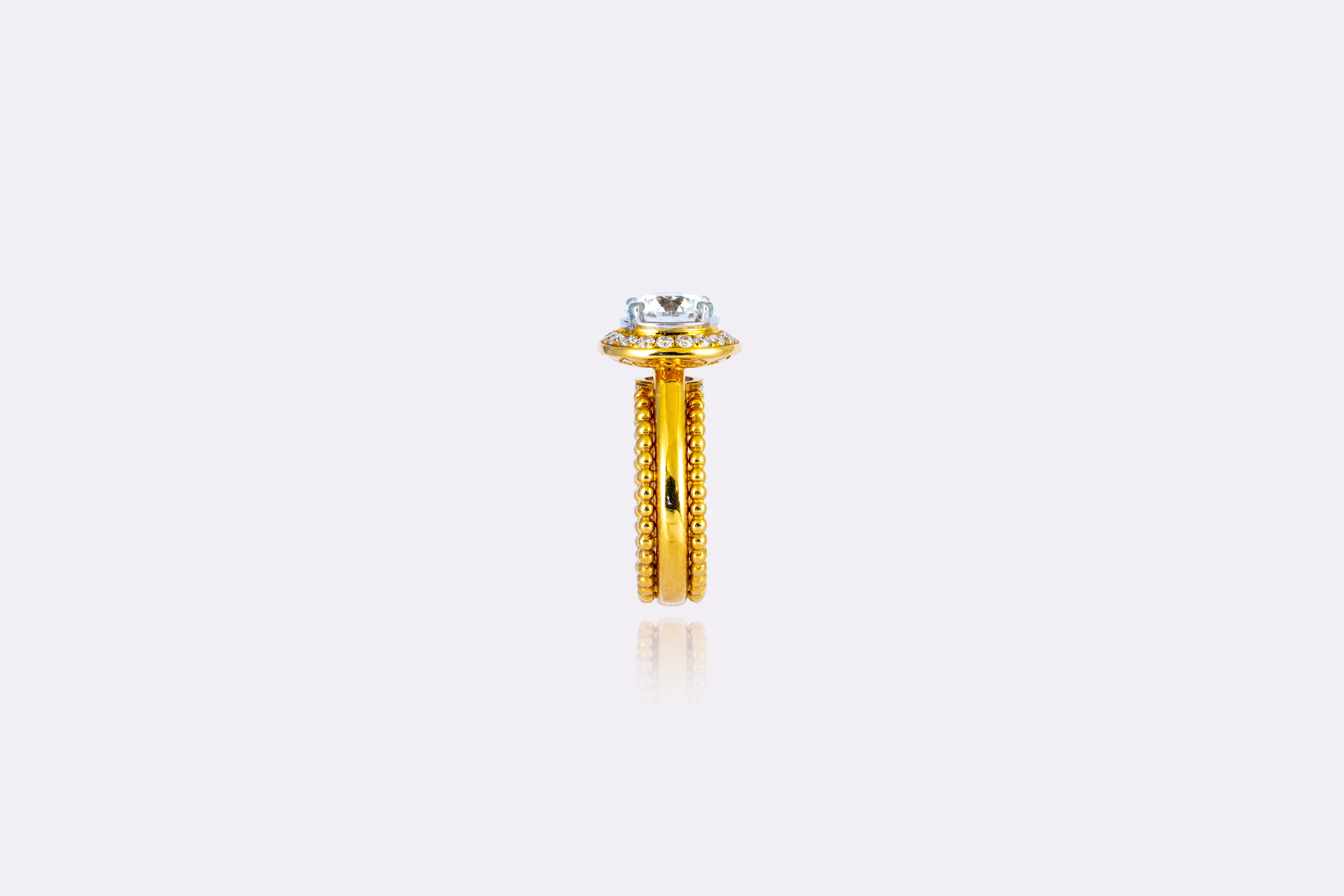 Golden Brilliance: Luxurious Diamond Solitaire Ring in Yellow Gold 
