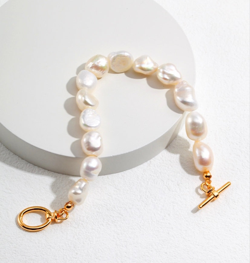 Status: Baroque Pearl Bracelet with Gold Toggle Clasp