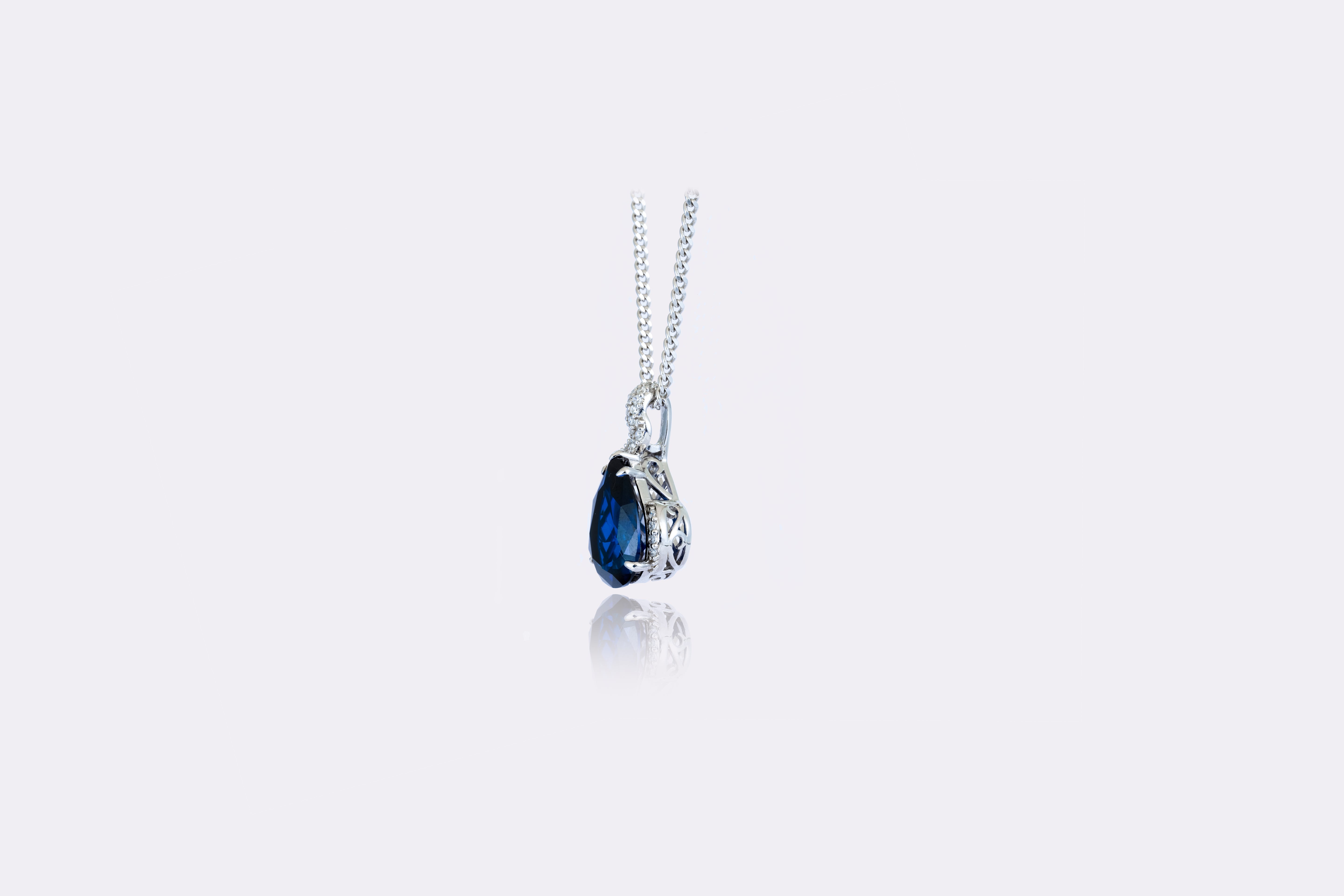 Midnight Majesty: Elegant Sapphire and Diamond Pendant Necklace