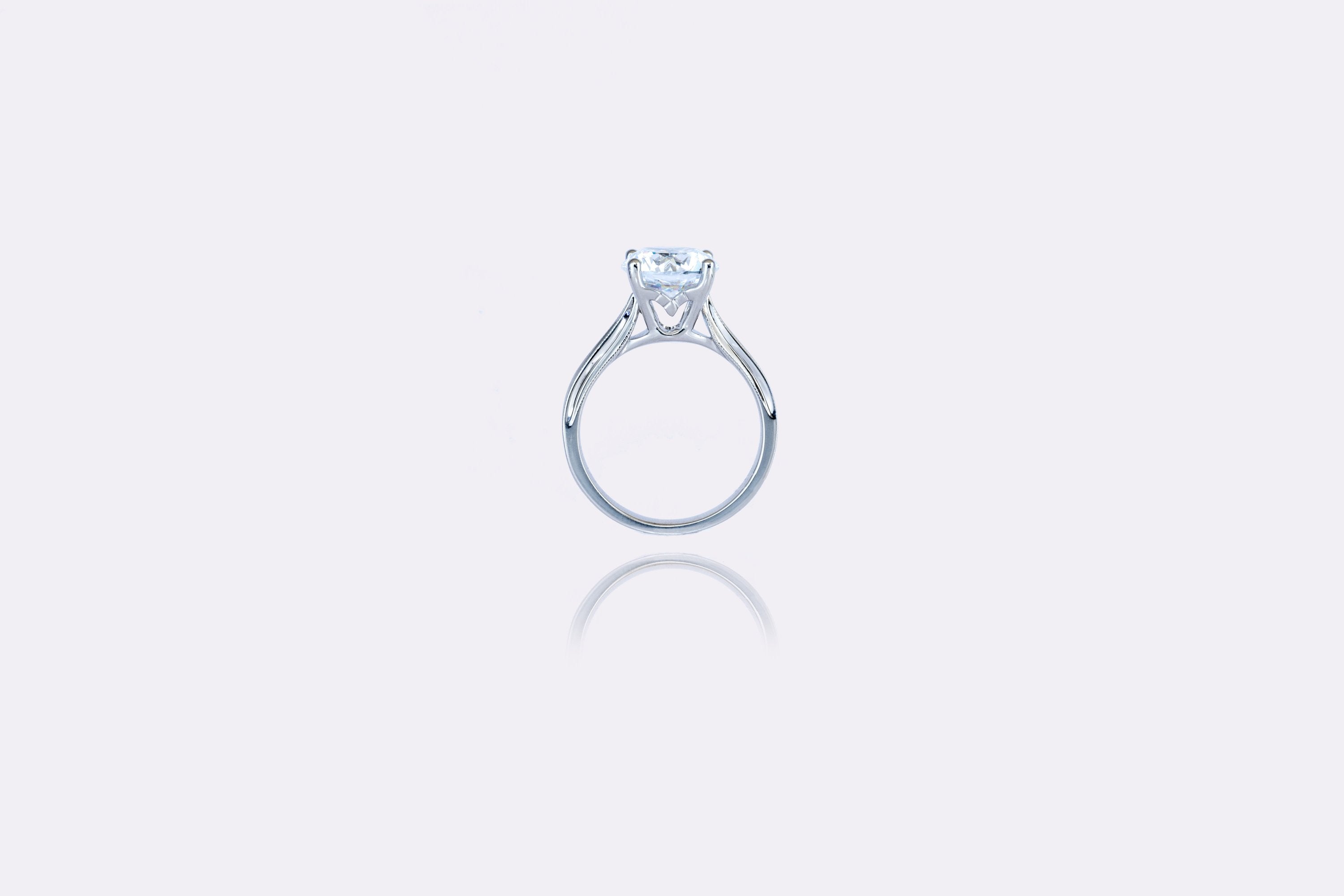 Minimalist Round-Cut Diamond Engagement Ring