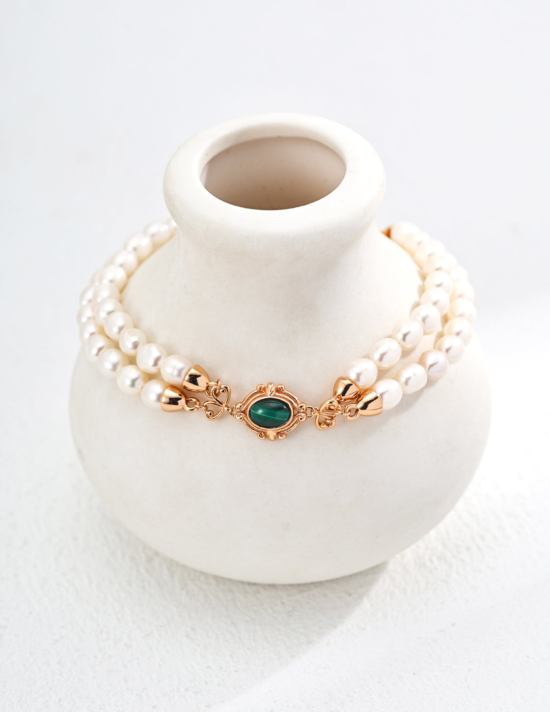 Beauty: Stylish Natural Pearl and Malachite Bracelet